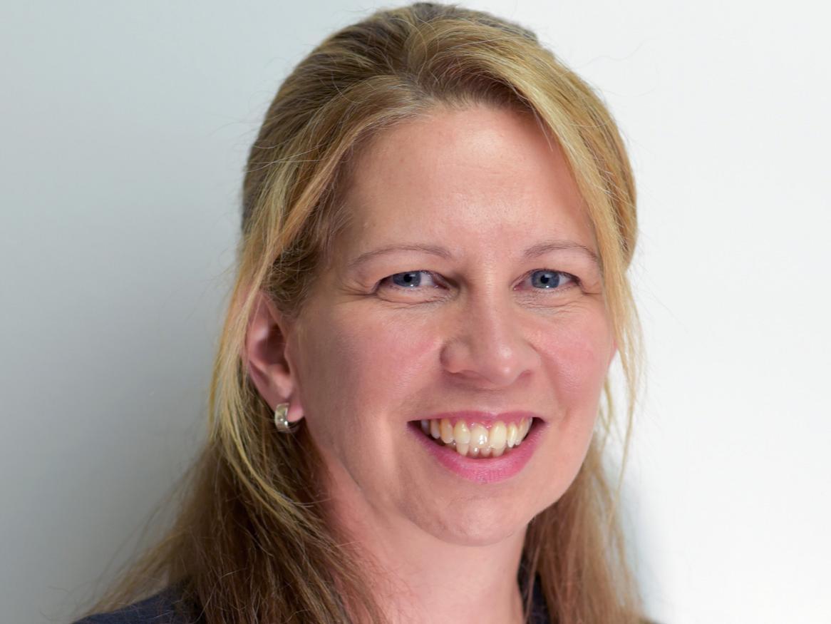 Dr Jacqui McRae