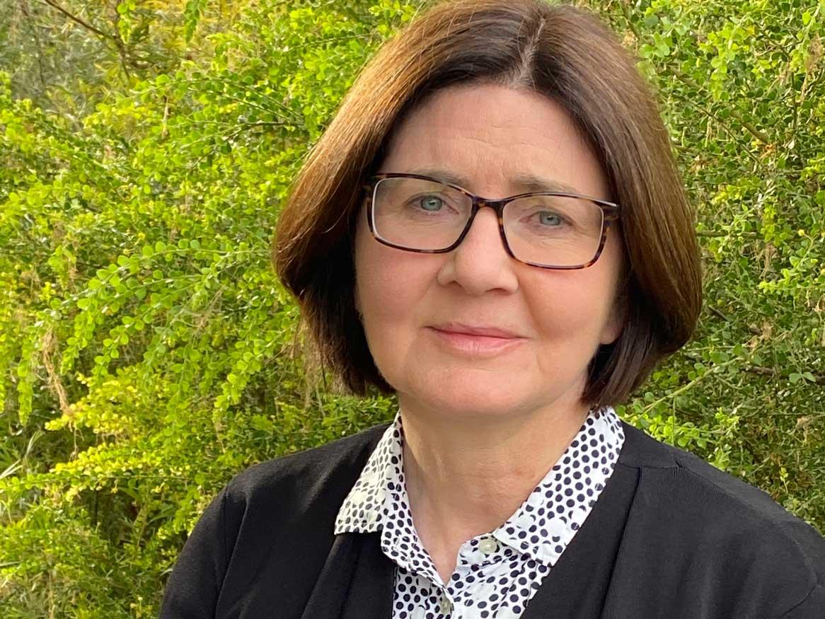 Dr Karen Kind