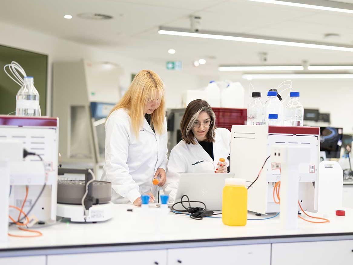 Biopharmacy laboratory