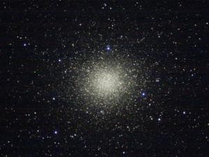 omega Centauri. Skywatcher 62ED at f/5.6, 30x4-sec frames, uncooled ZWO ASI178MC.
