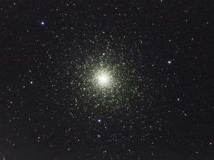 Globular cluster NGC 104, Skywatcher ED62 at f/5.6, 40x6-second stack, uncooled ZWO ASI178MC.