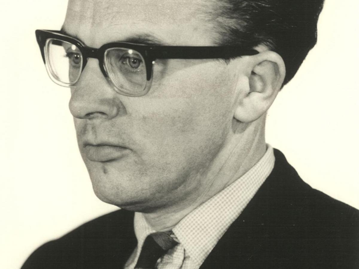 Dr Basil H Briggs