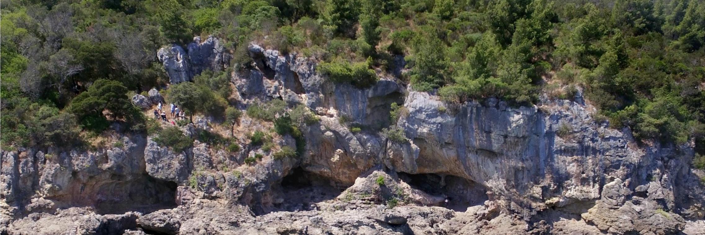 The marine abrasion platform of MIS 5e and the original, now-unroofed cave space. Image: Pedro Souto