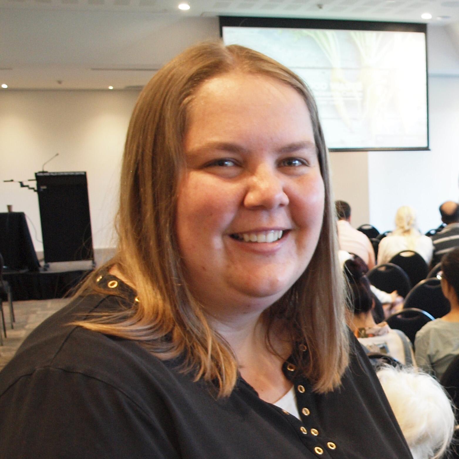 Dr Rhiannon Schilling
