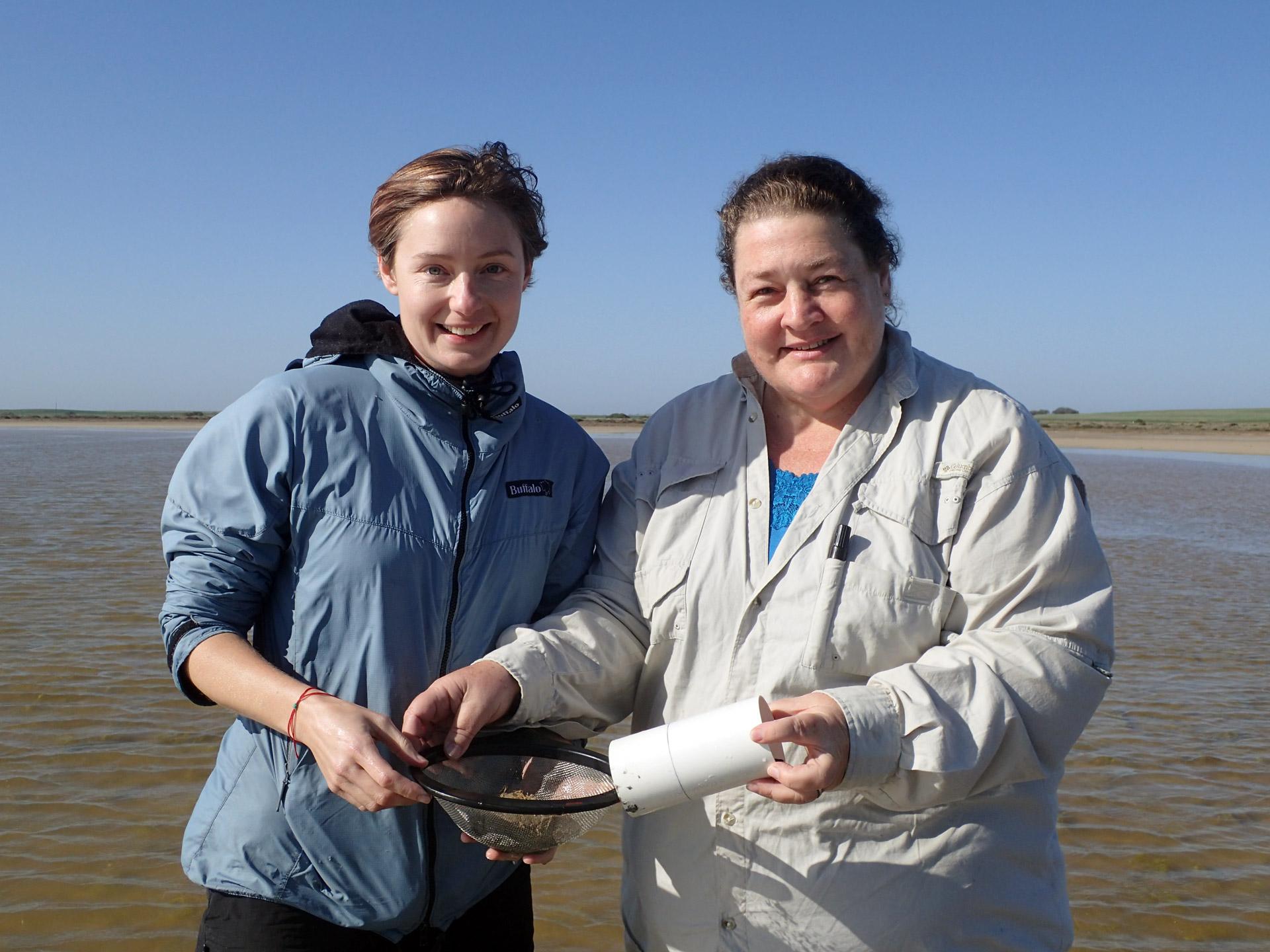 Researchers Alice Jones and Michelle Waycott - Photo by Emma O'Loughlin