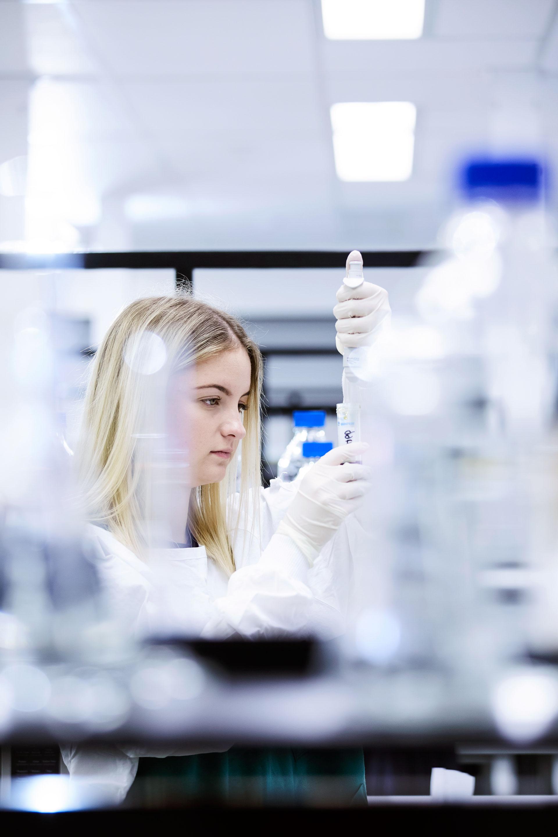 Sophie in the science lab at Adelaide Uni