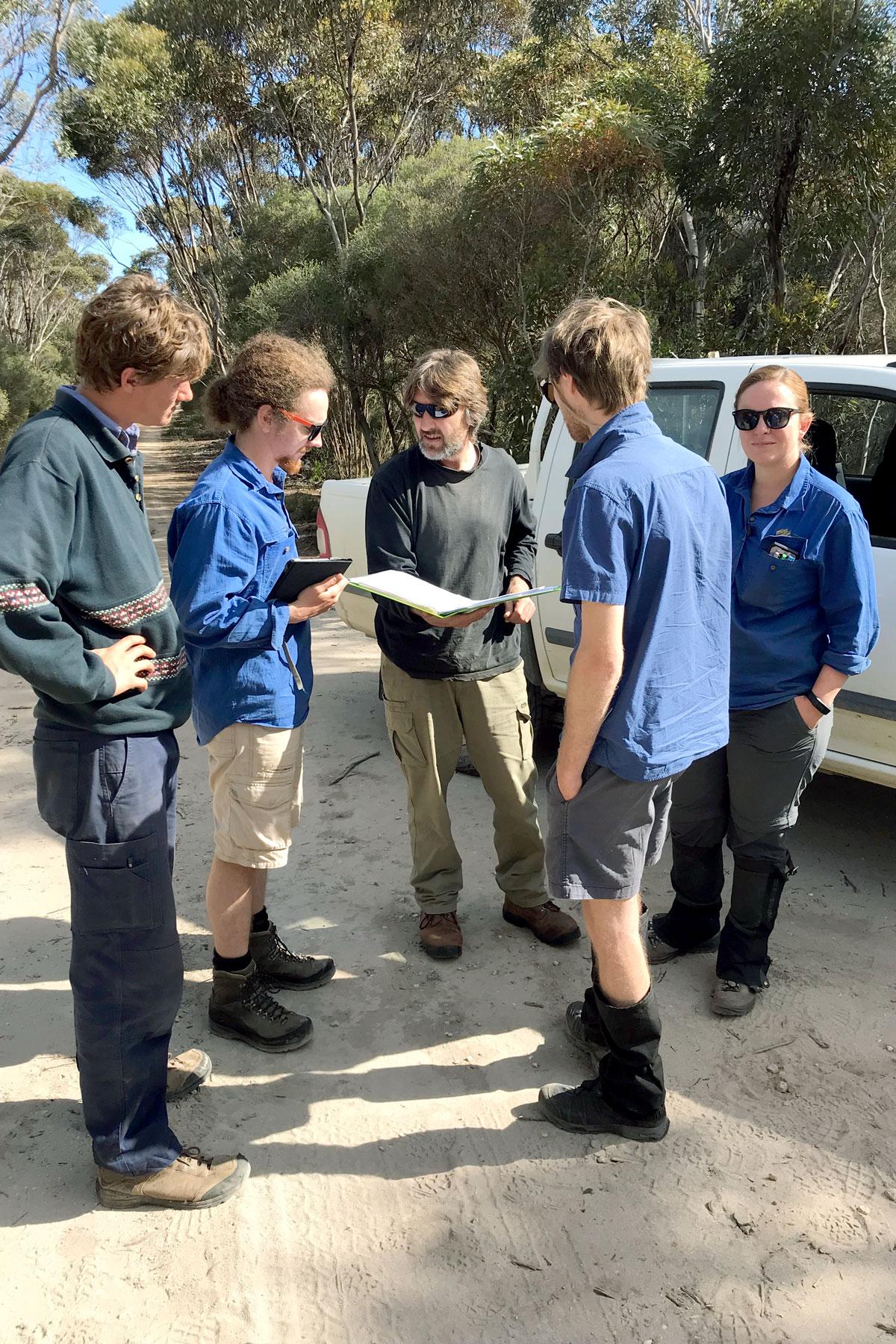 Local Kangaroo Island ecologists, including Dr Richard Glatz of D’Estrees Entomology & Science Services (right in centre) are working with TERN to monitor green carpenter bee habitat 