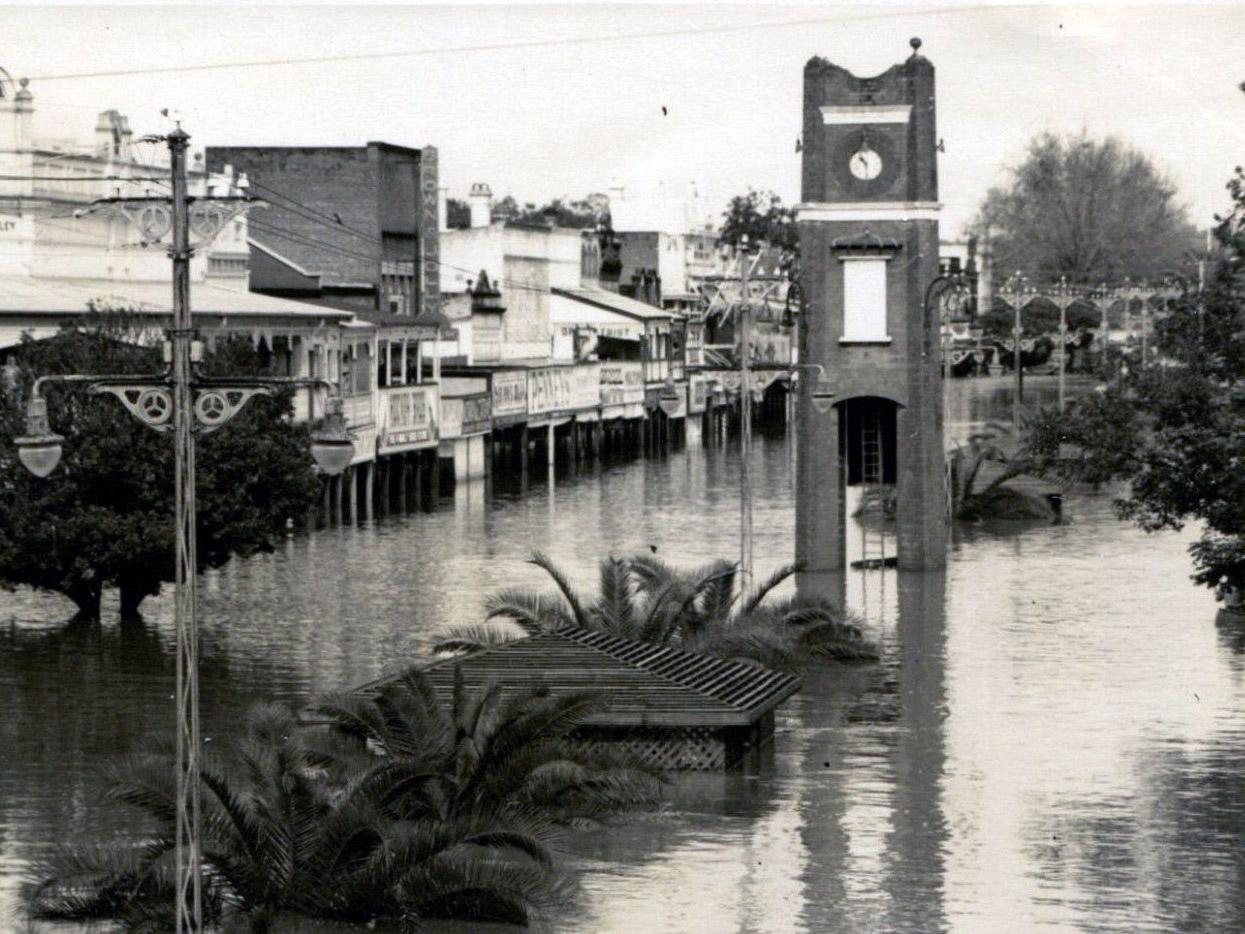  Prince Street, Grafton, NSW under water in the 1950s. - Public domain
