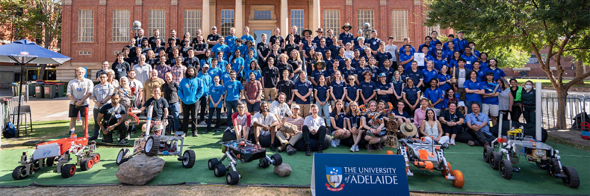 group photo of all participants of the rover challenge