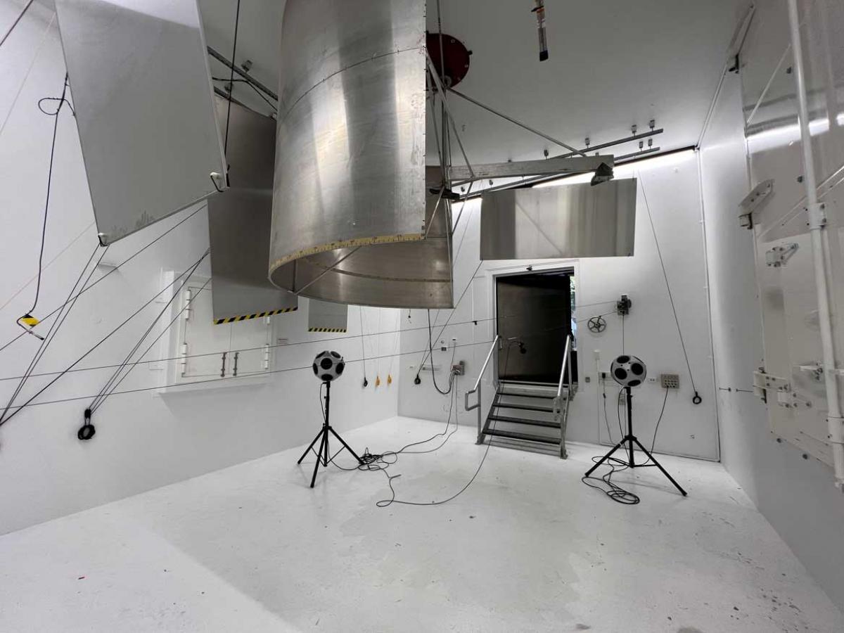 Receiver room