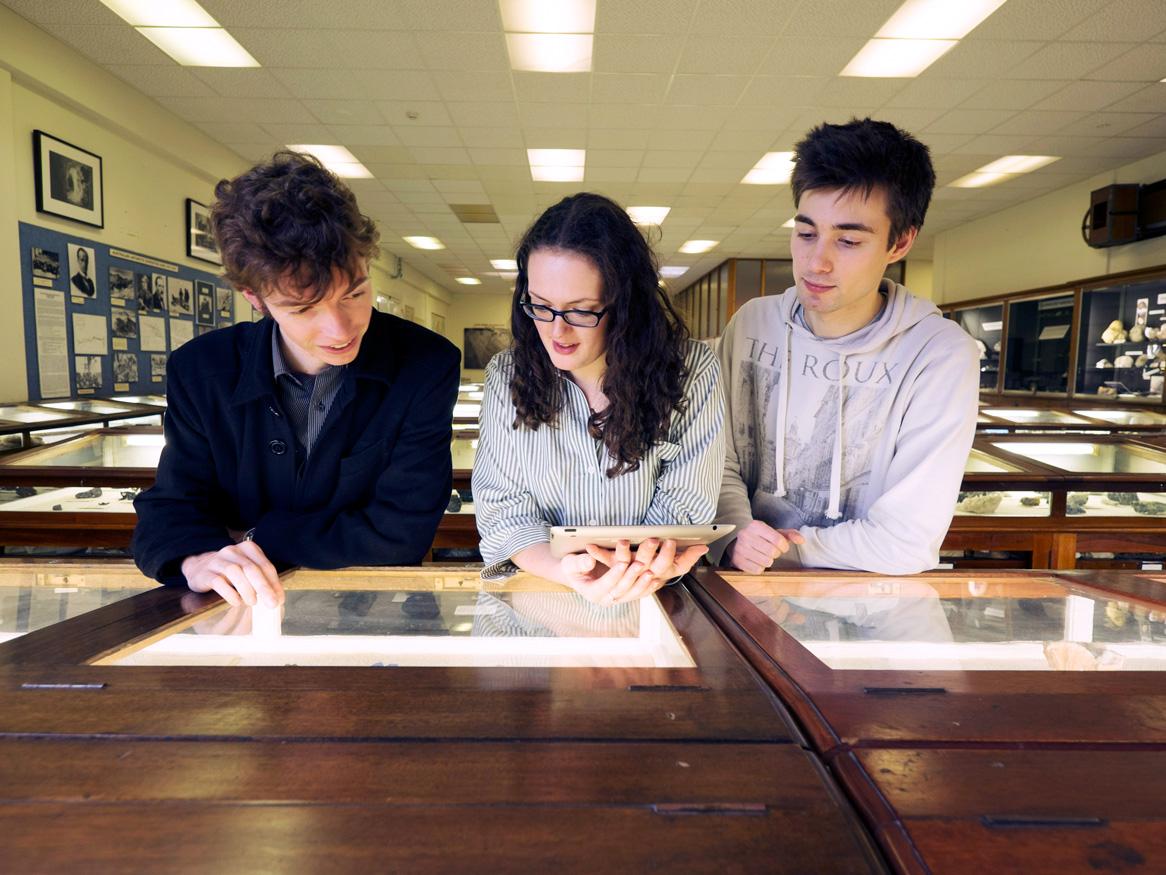 Students in the Tate Museum